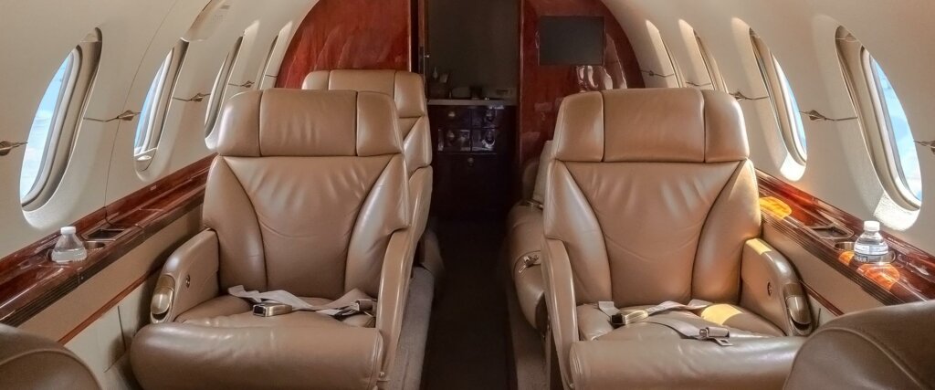 Hawker 900XP interior cabin walkway